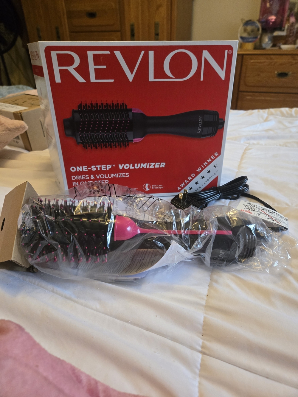 NIB Revlon One-Step Volumizer Hair Dryer Brush Black & Pink